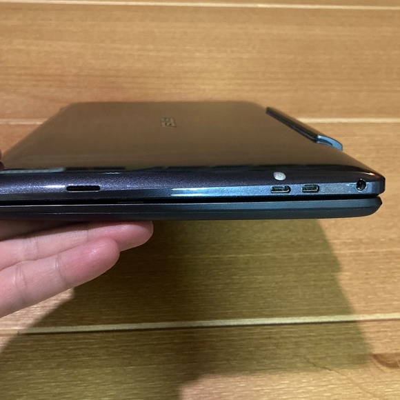 ASUS transformer 10.1"  2-in-1 Ultra HD Touch-Screen Tablet/Laptop model: T100TA - Picture 10 of 11